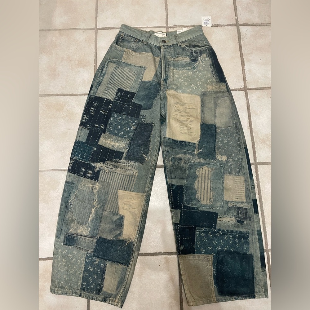 Free People Illusions 
Patchwork Relaxed Barrel Jeans
Indigo Size 26 NWT RARE - Picture 3 of 14